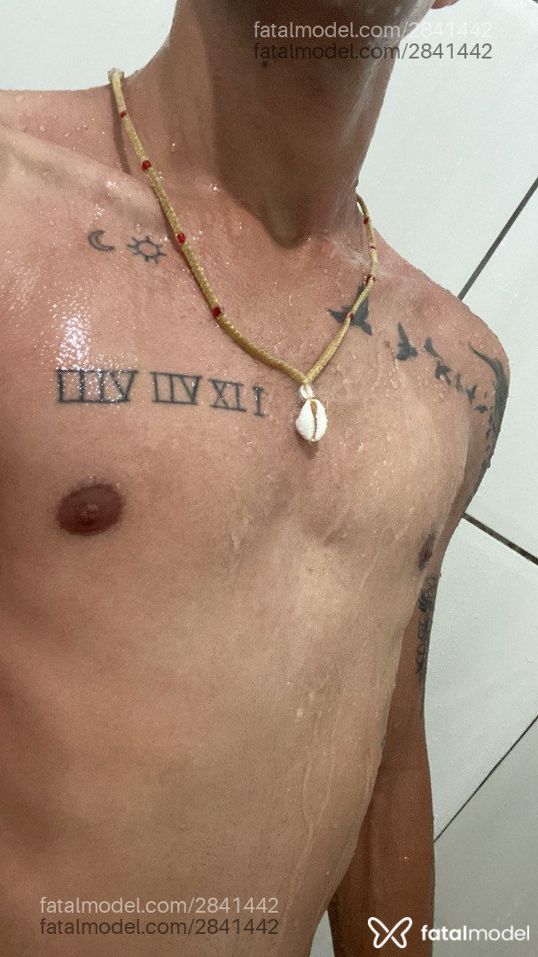 Acompanhante homem com cabelo castanho de olhos castanhos - Arruda