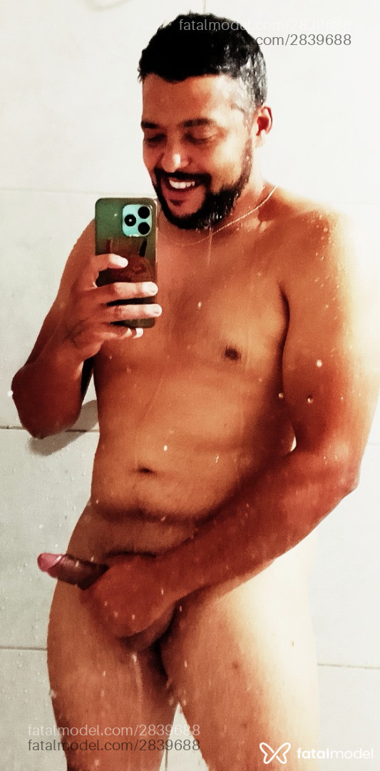 Acompanhante homem com cabelo castanho de olhos castanhos em Taubaté - Lucas Silva