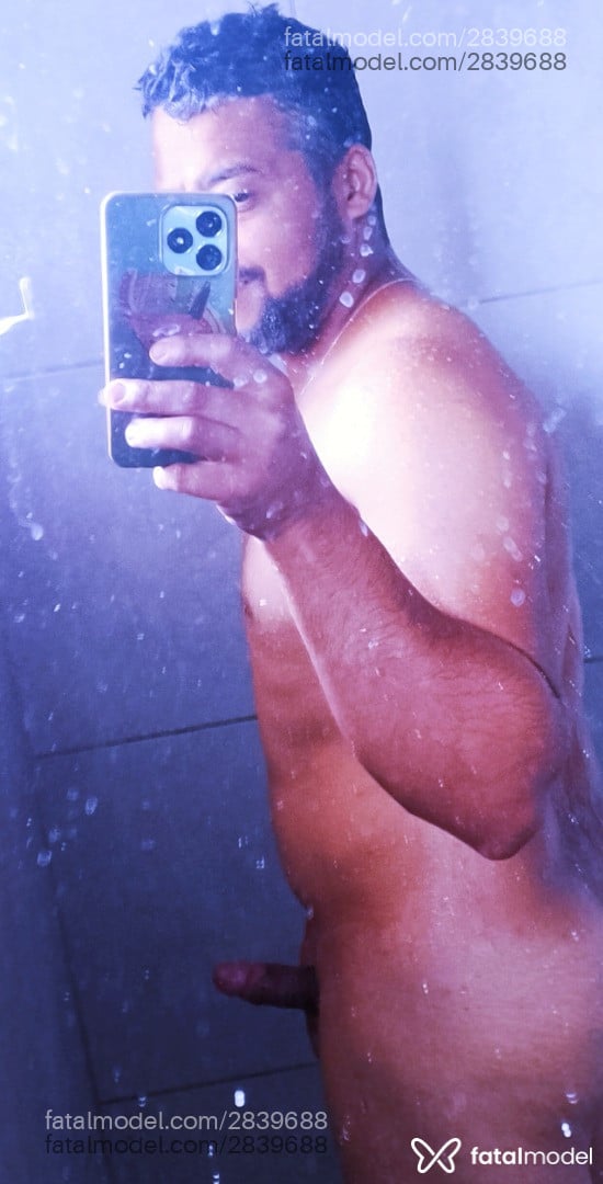Acompanhante homem com cabelo castanho de olhos castanhos em Taubaté - Lucas Silva