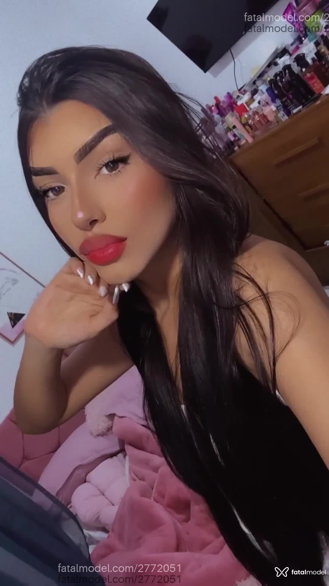 Acompanhante mulher morena (o) de olhos castanhos em Virtual - Manuela