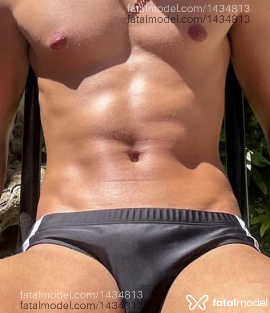 Acompanhante homem morena (o) de olhos castanhos - Gustavo