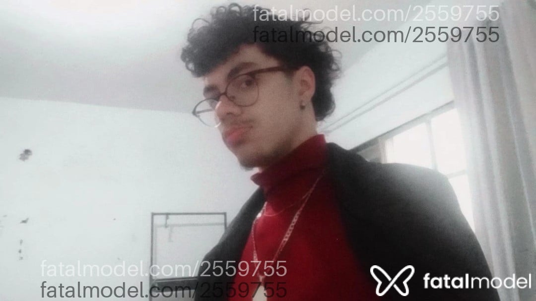 Acompanhante homem com cabelo castanho de olhos castanhos em Virtual - Yan Eduardo