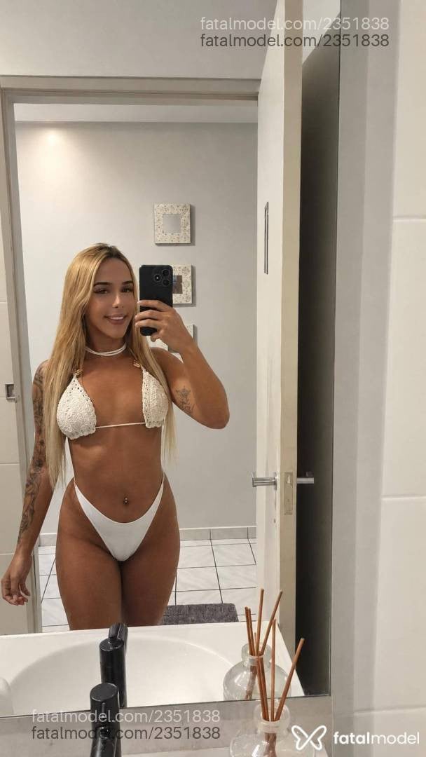 Acompanhante mulher trans loira (o) de olhos castanhos - Sophya Vasconcelos