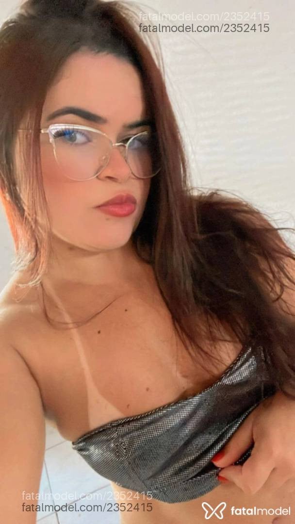 Acompanhante mulher com cabelo castanho de olhos pretos - Mary Ventura