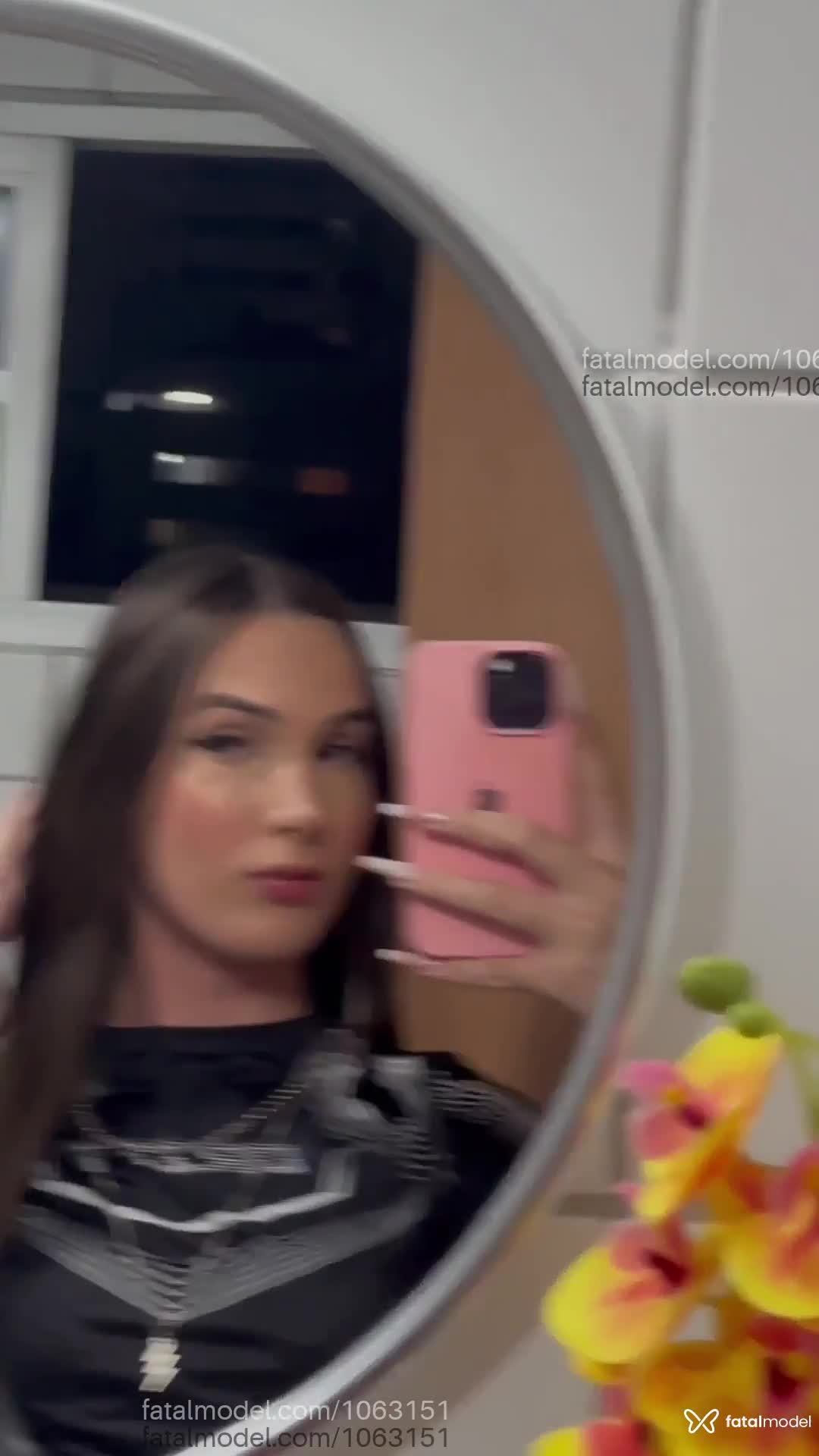 Acompanhante mulher trans com cabelo castanho de olhos mel em Palmas - Rayssa Dell