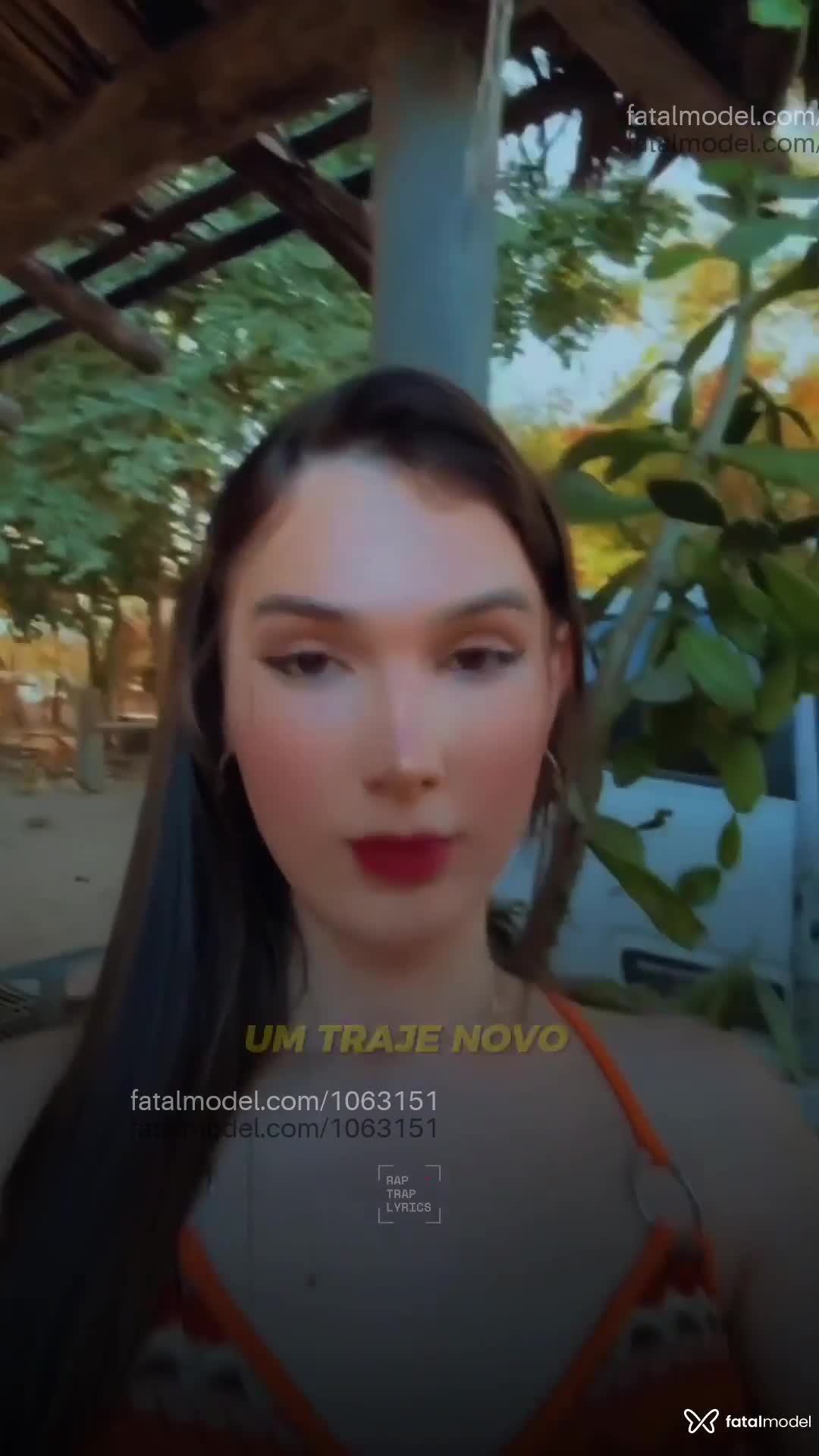 Acompanhante mulher trans com cabelo castanho de olhos mel em Palmas - Rayssa Dell