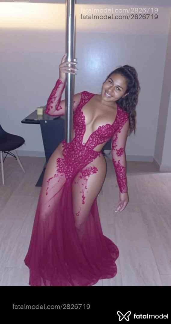 Acompanhante mulher morena (o) de olhos pretos - Letícia