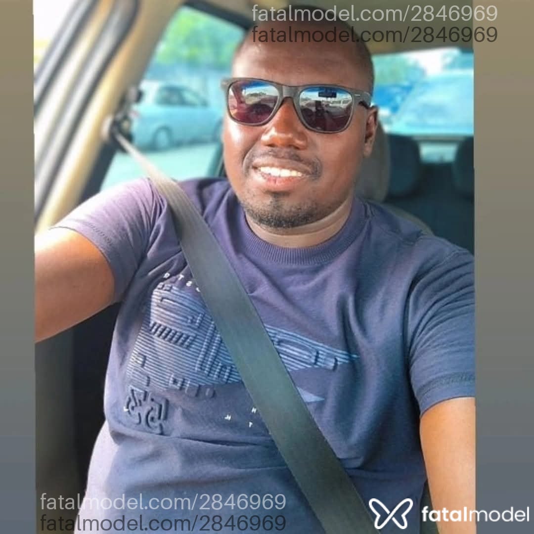 Acompanhante homem sem cabelo de olhos castanhos em São Paulo Acompanhante homem sem cabelo de olhos castanhos em São Paulo - Julio Filipe
