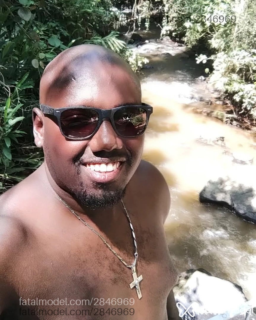 Acompanhante homem sem cabelo de olhos castanhos em São Paulo Acompanhante homem sem cabelo de olhos castanhos em São Paulo - Julio Filipe