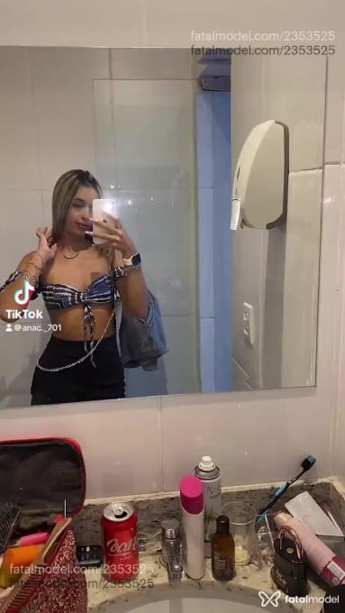 Acompanhante mulher loira (o) de olhos pretos em Sete Lagoas - Lua Santos