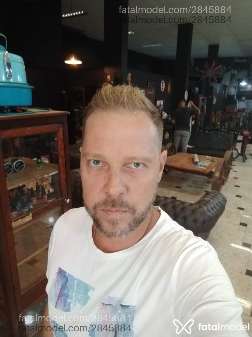 Acompanhante homem loira (o) de olhos azuis em Caldas Novas - Loirovip