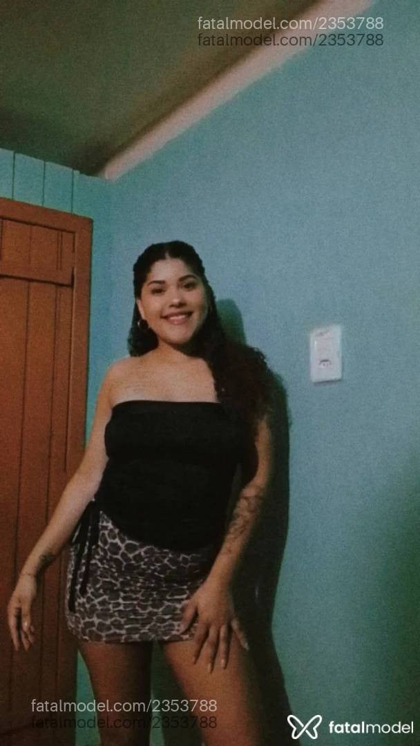 Acompanhante mulher ruiva (o) de olhos castanhos - Valentina Alencar