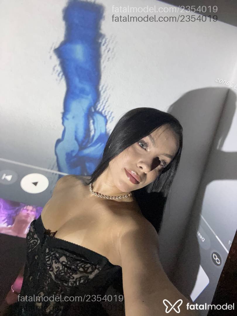 Acompanhante mulher morena (o) de olhos verdes - Ana Clara