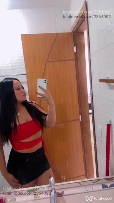 Acompanhante mulher morena (o) de olhos castanhos - Mellisa Acompanhante mulher morena (o) de olhos castanhos - Mellisa