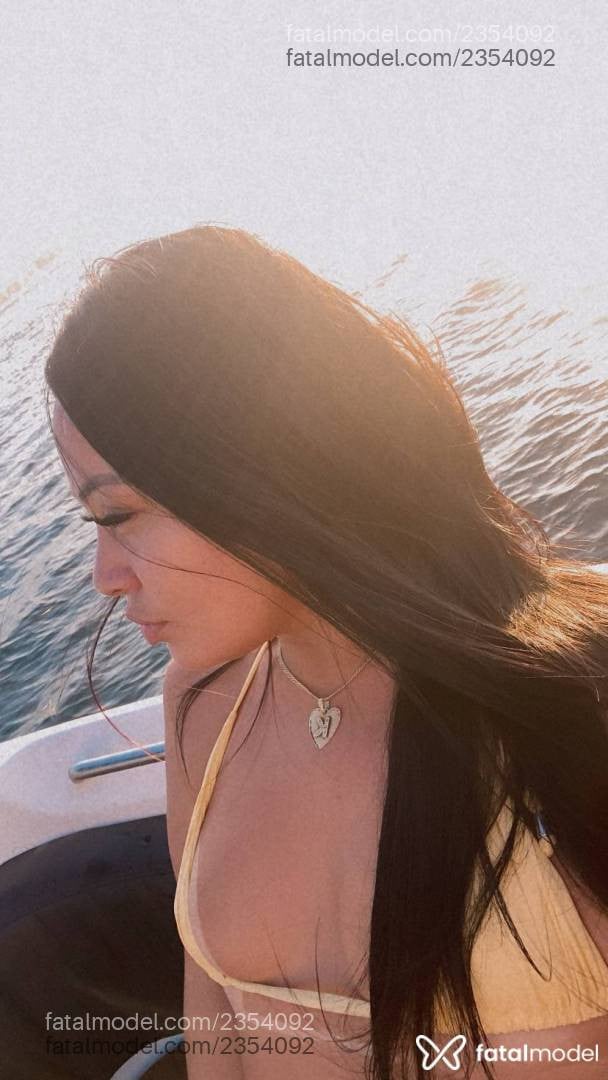 Acompanhante mulher morena (o) de olhos castanhos - Mellisa Acompanhante mulher morena (o) de olhos castanhos - Mellisa