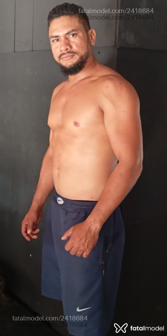 Acompanhante homem morena (o) de olhos pretos em Goiânia - Morenosigiloso