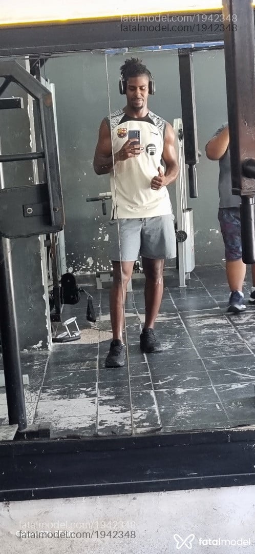 Acompanhante homem morena (o) de olhos castanhos em Virtual - felipe