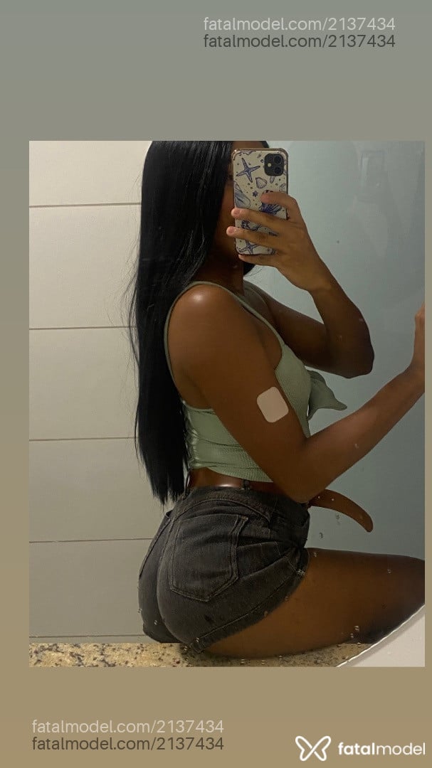 Acompanhante mulher trans com cabelo castanho de olhos castanhos em Imperatriz Acompanhante mulher trans com cabelo castanho de olhos castanhos em Imperatriz - Mirelle