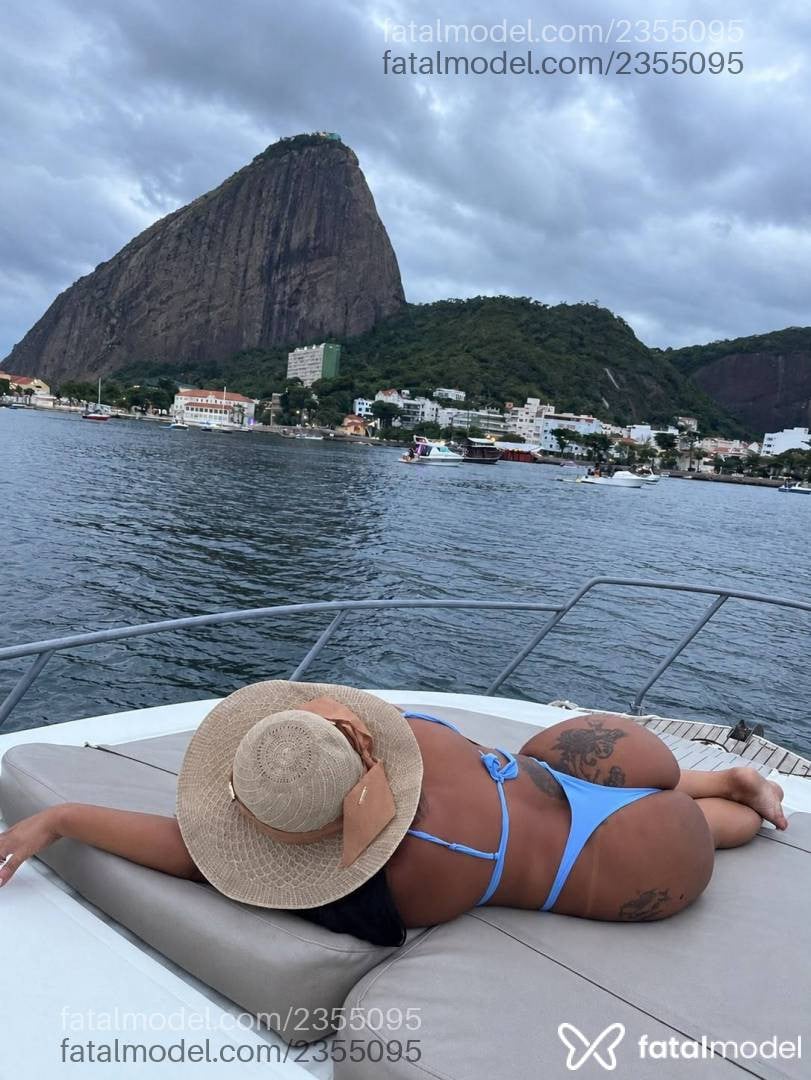 Acompanhante mulher morena (o) de olhos pretos - Sabrina Silva