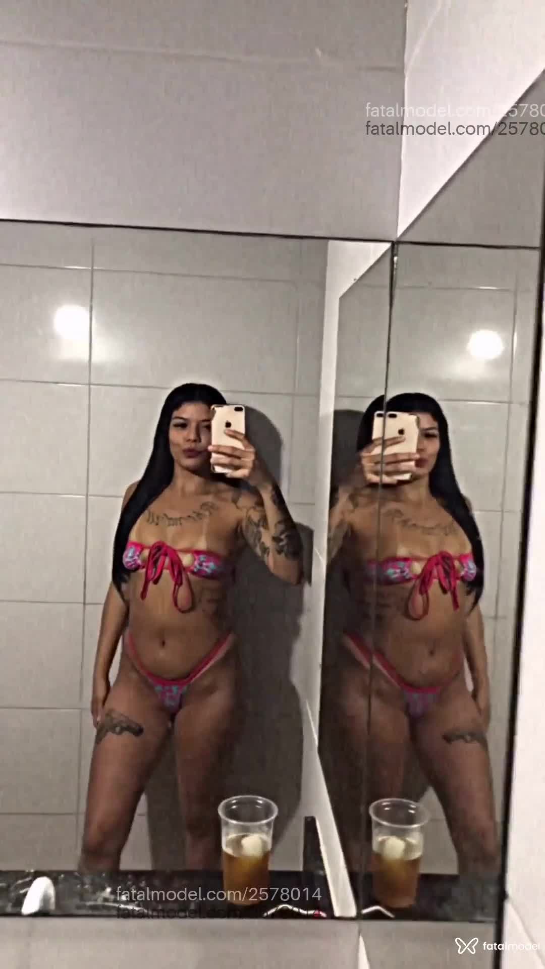 Acompanhante mulher morena (o) de olhos castanhos em Virtual - Anna Linz