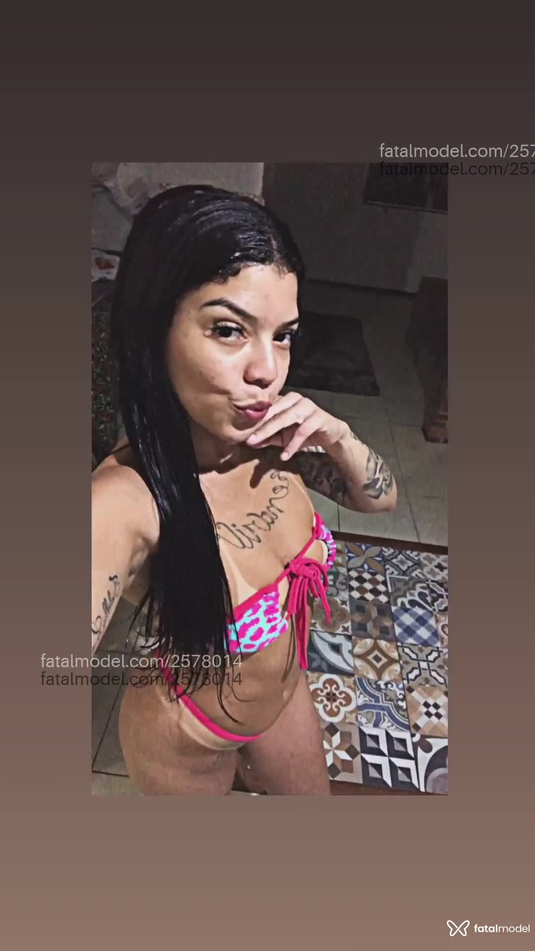 Acompanhante mulher morena (o) de olhos castanhos em Virtual - Anna Linz