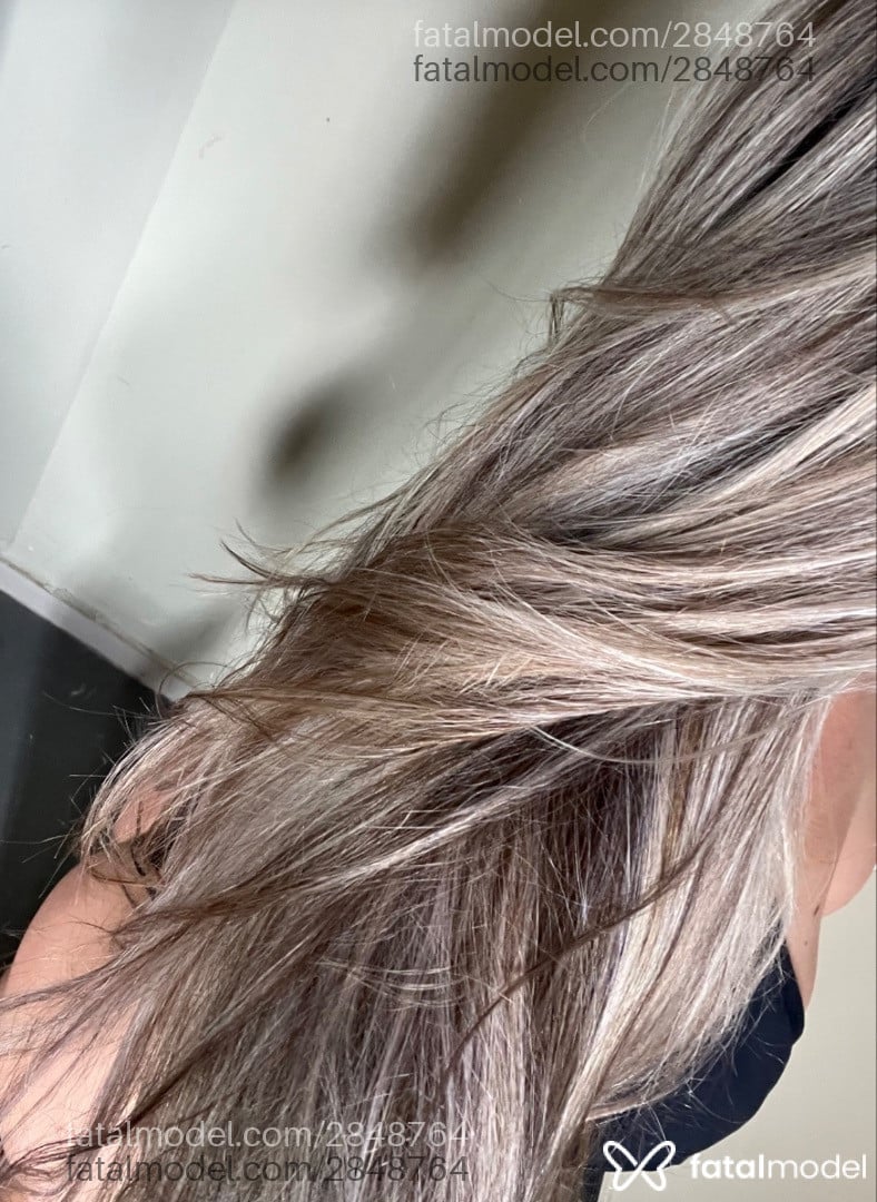 Acompanhante mulher loira (o) de olhos castanhos em Joinville - Jully Becker
