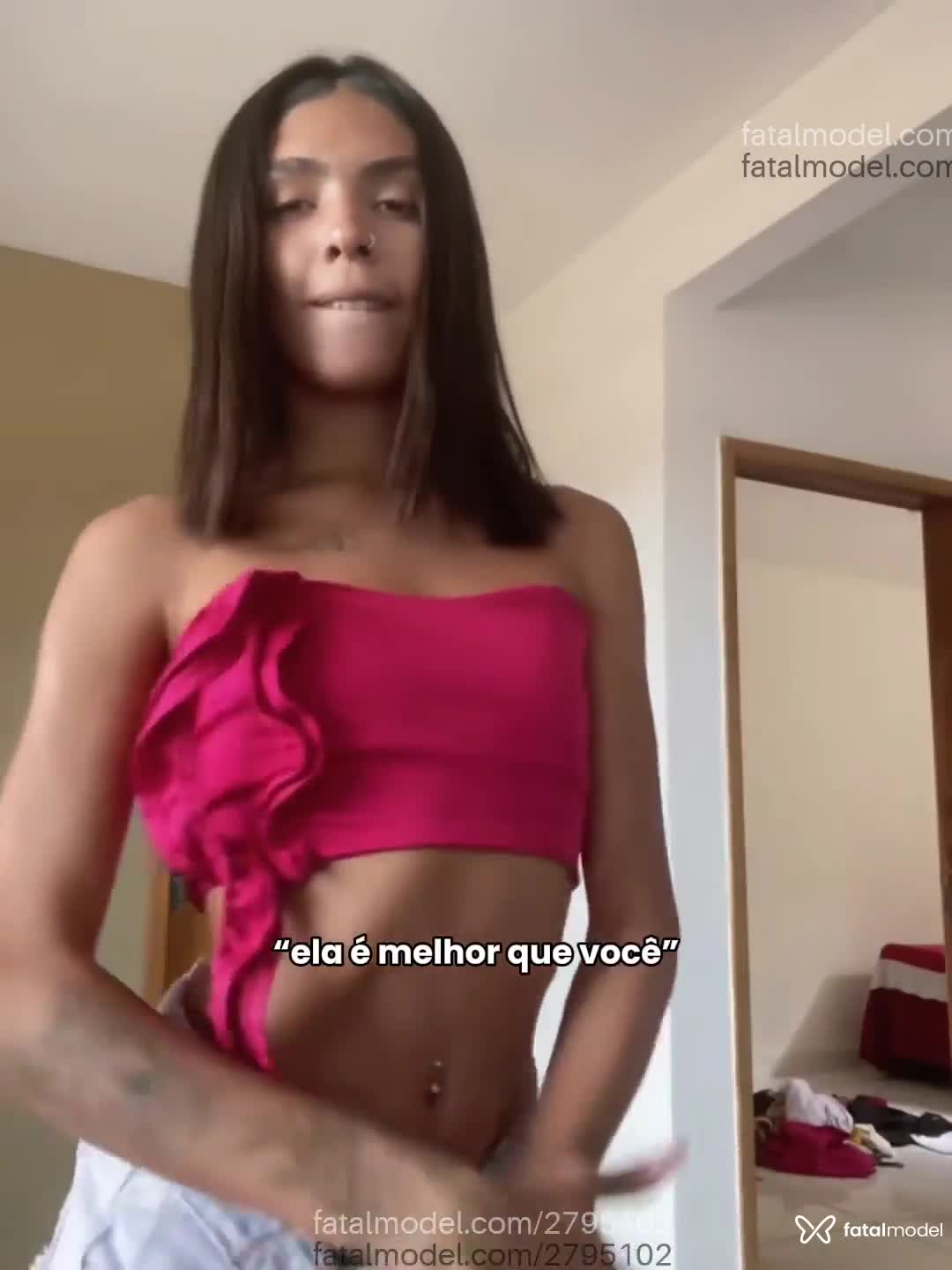 Acompanhante mulher trans com cabelo castanho de olhos castanhos em Brasília - Viviany