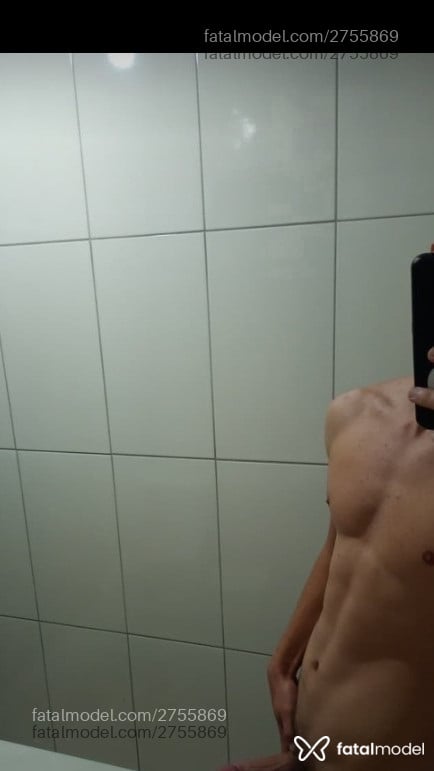 Acompanhante homem com cabelo castanho de olhos castanhos em Passo Fundo - Zeuss