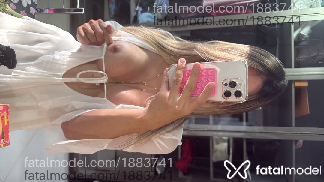 Acompanhante mulher trans loira (o) de olhos castanhos em Foz do Iguaçu - Riane Mello