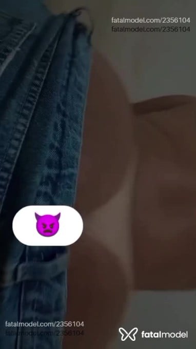 Acompanhante mulher trans com cabelo colorido de olhos mel em Leme - Lutrans