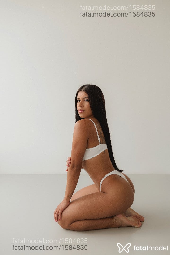 Acompanhante mulher morena (o) de olhos castanhos em Realeza - Valentina