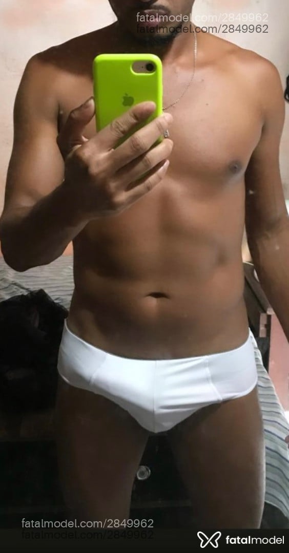 Acompanhante homem com cabelo castanho de olhos pretos em Fortaleza Acompanhante homem com cabelo castanho de olhos pretos em Fortaleza - Paulão