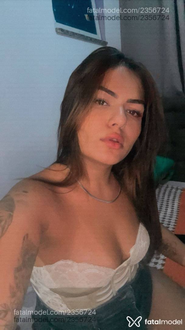 Acompanhante mulher com cabelo castanho de olhos mel - Gabii