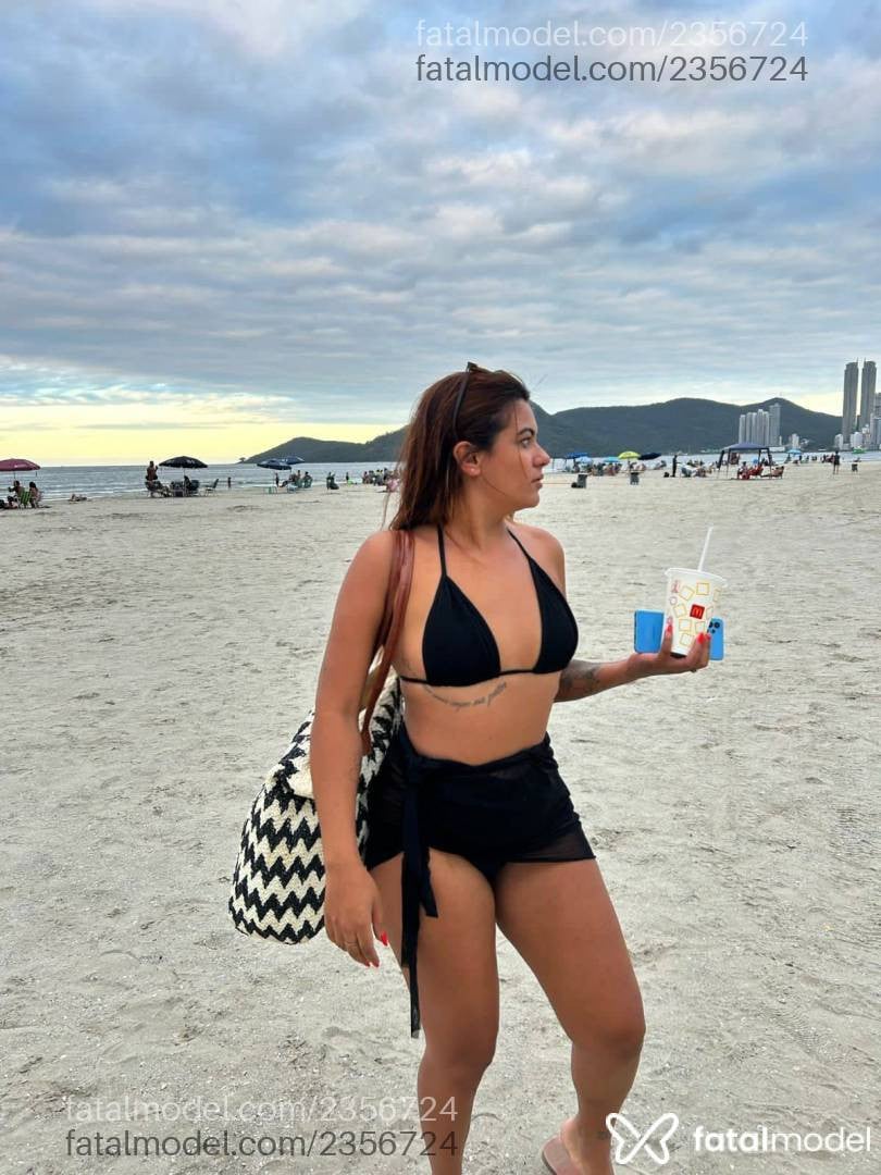 Acompanhante mulher com cabelo castanho de olhos mel - Gabii