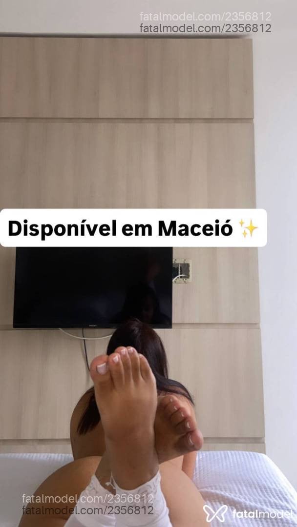 Acompanhante mulher com cabelo castanho de olhos castanhos em Maceió - Letícia Moura