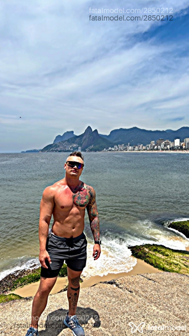 Acompanhante homem loira (o) de olhos mel em Rio de Janeiro - Brancão