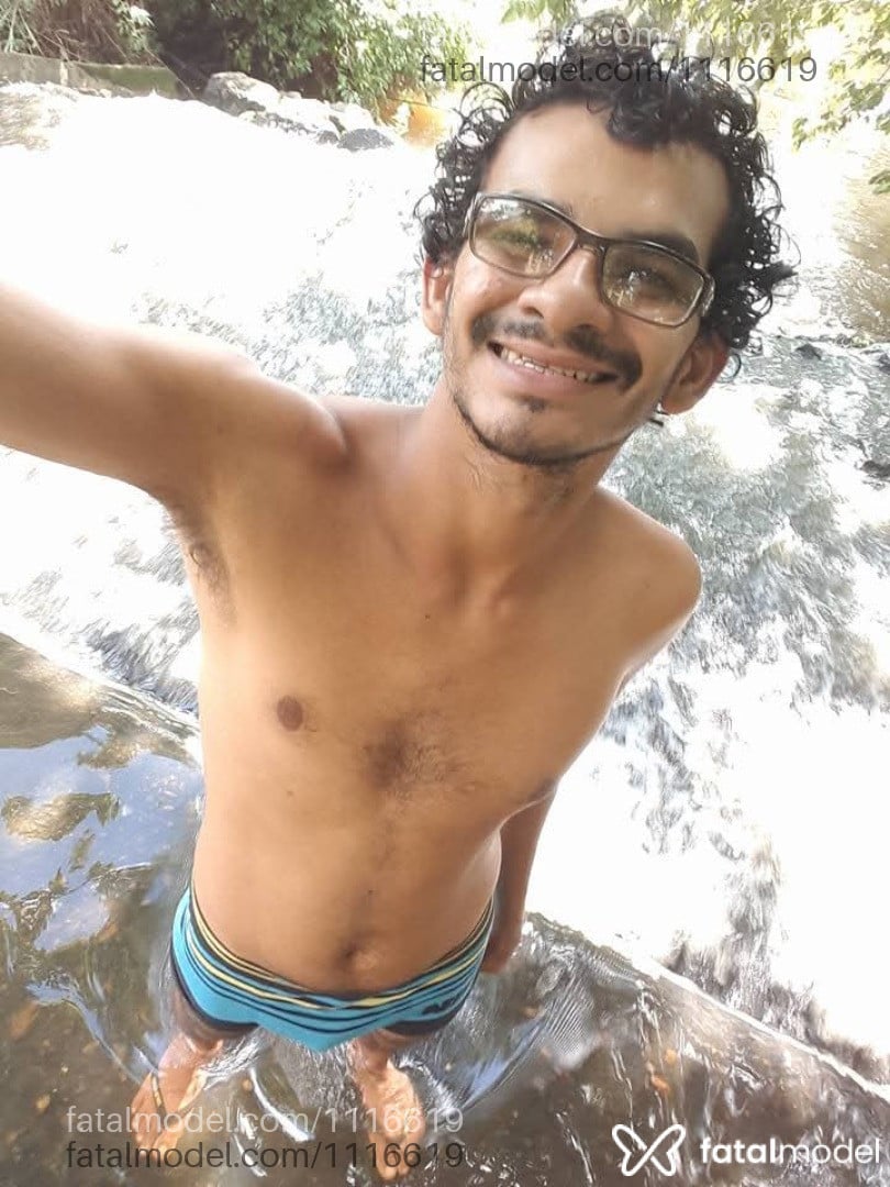 Acompanhante homem com cabelo castanho de olhos castanhos em Coxim Acompanhante homem com cabelo castanho de olhos castanhos em Coxim - Geovani Guedes