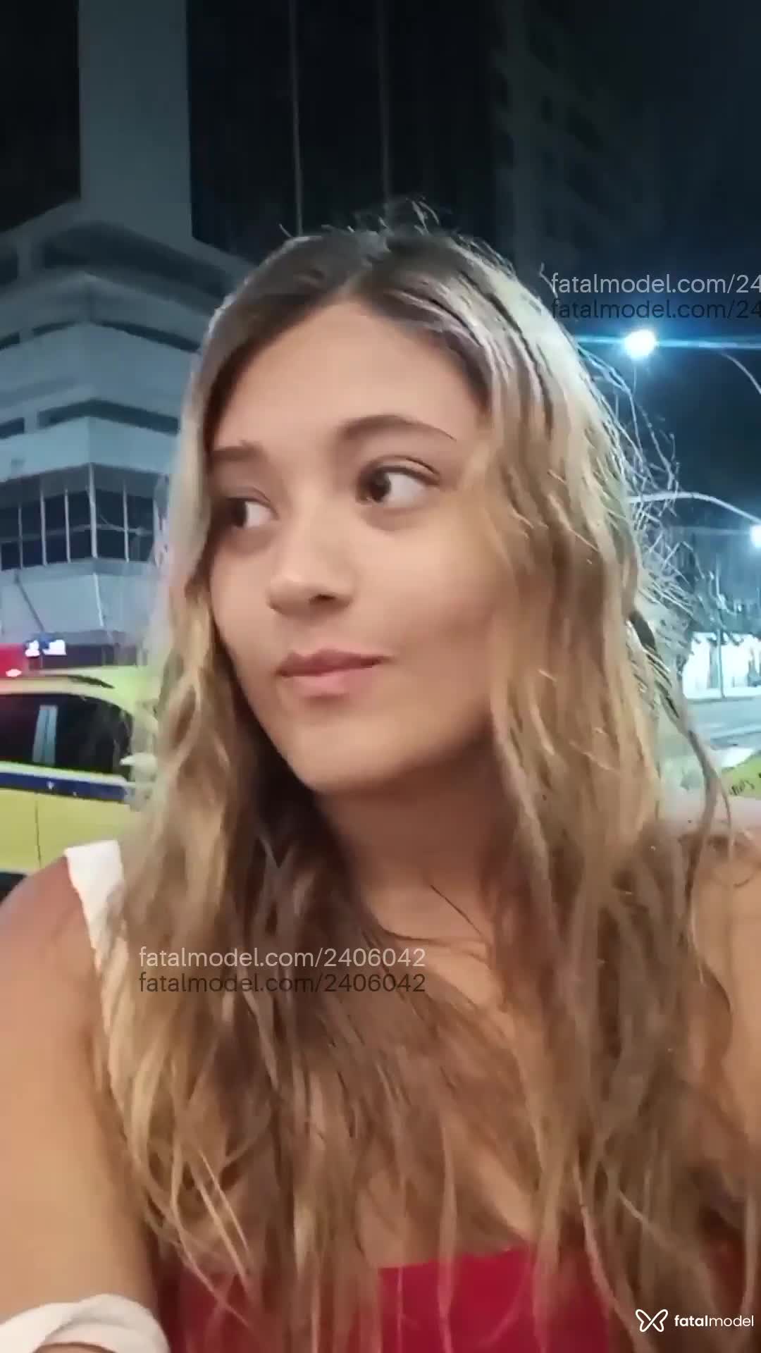 Acompanhante mulher loira (o) de olhos castanhos em Ubatuba - Ana Clara