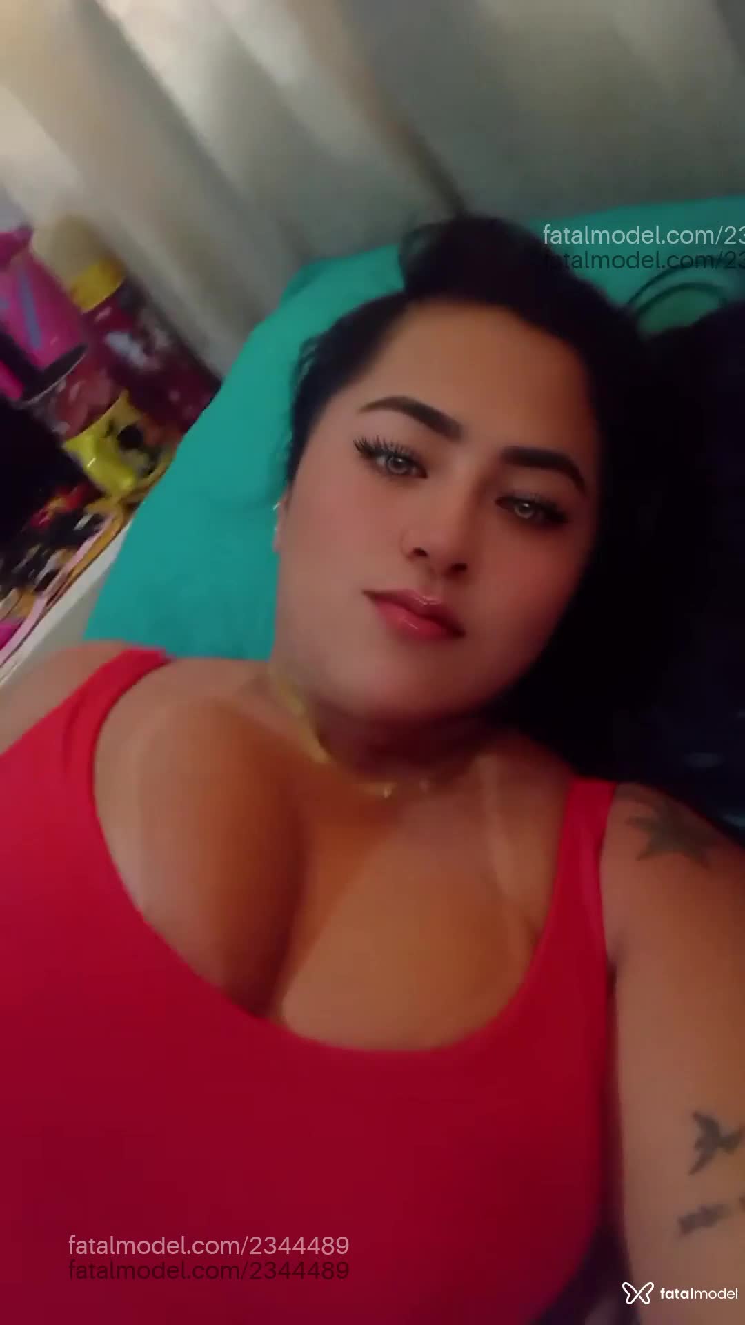 Acompanhante mulher morena (o) de olhos castanhos em Santarém Acompanhante mulher morena (o) de olhos castanhos em Santarém - Mellima