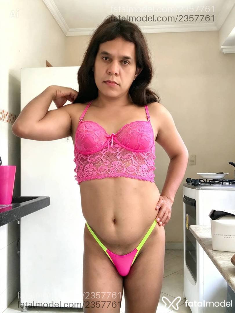 Acompanhante mulher trans com cabelo castanho de olhos castanhos - Kesinha