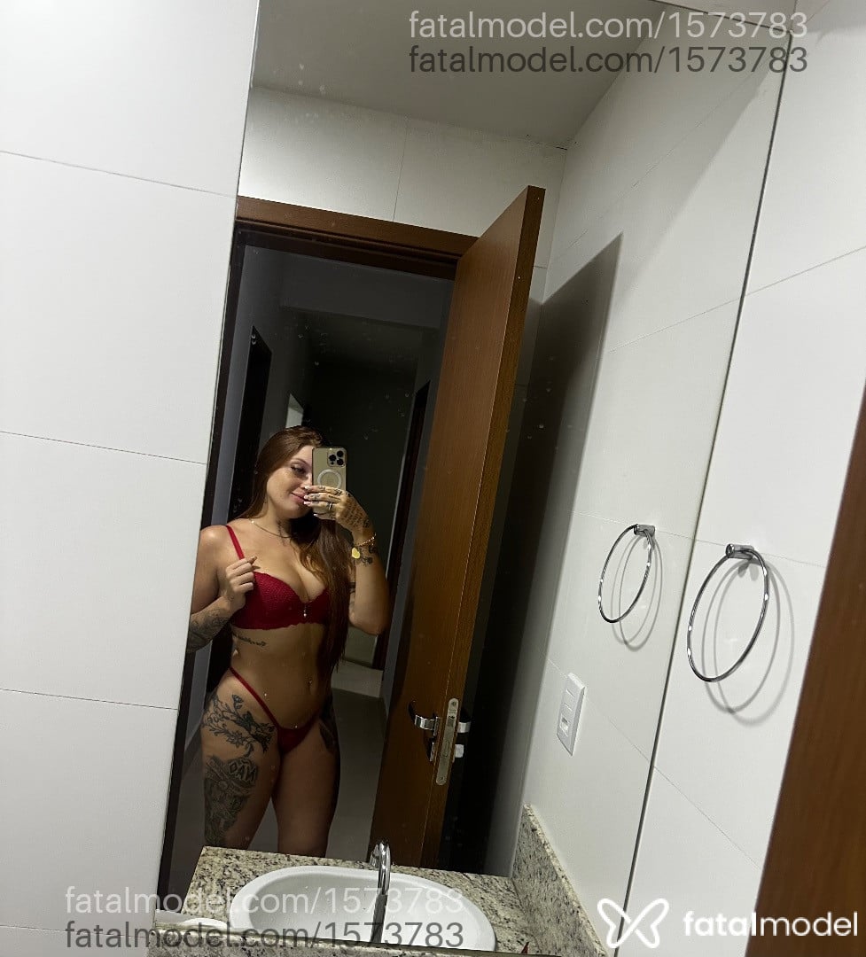 Acompanhante mulher ruiva (o) de olhos verdes - Bianca Bittencourt