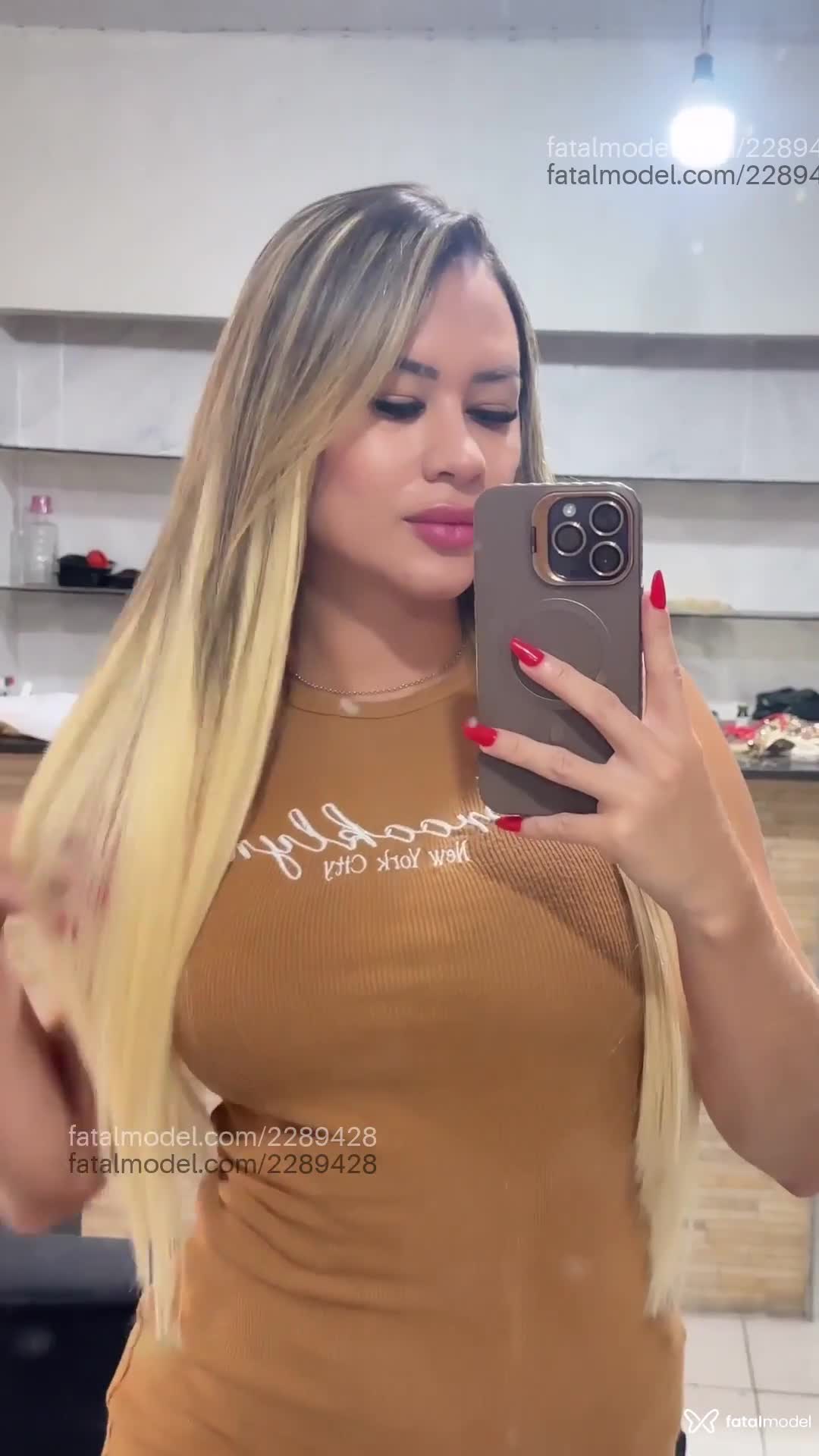 Acompanhante mulher loira (o) de olhos pretos em Cajazeiras - Clara Alves