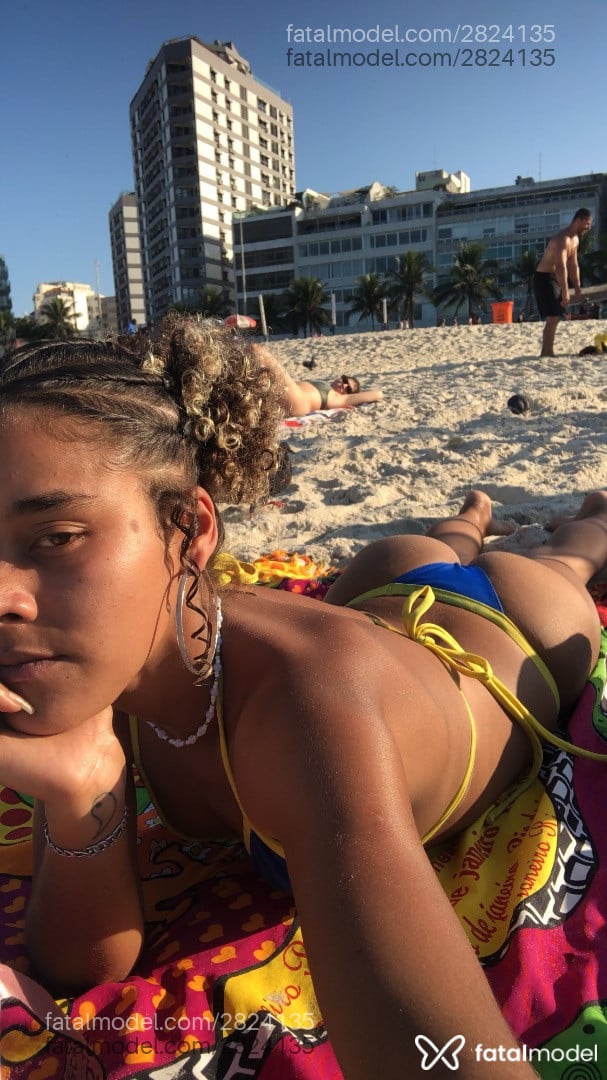 Acompanhante mulher morena (o) de olhos castanhos - Poliana Surfistnha Acompanhante mulher morena (o) de olhos castanhos - Poliana Surfistnha