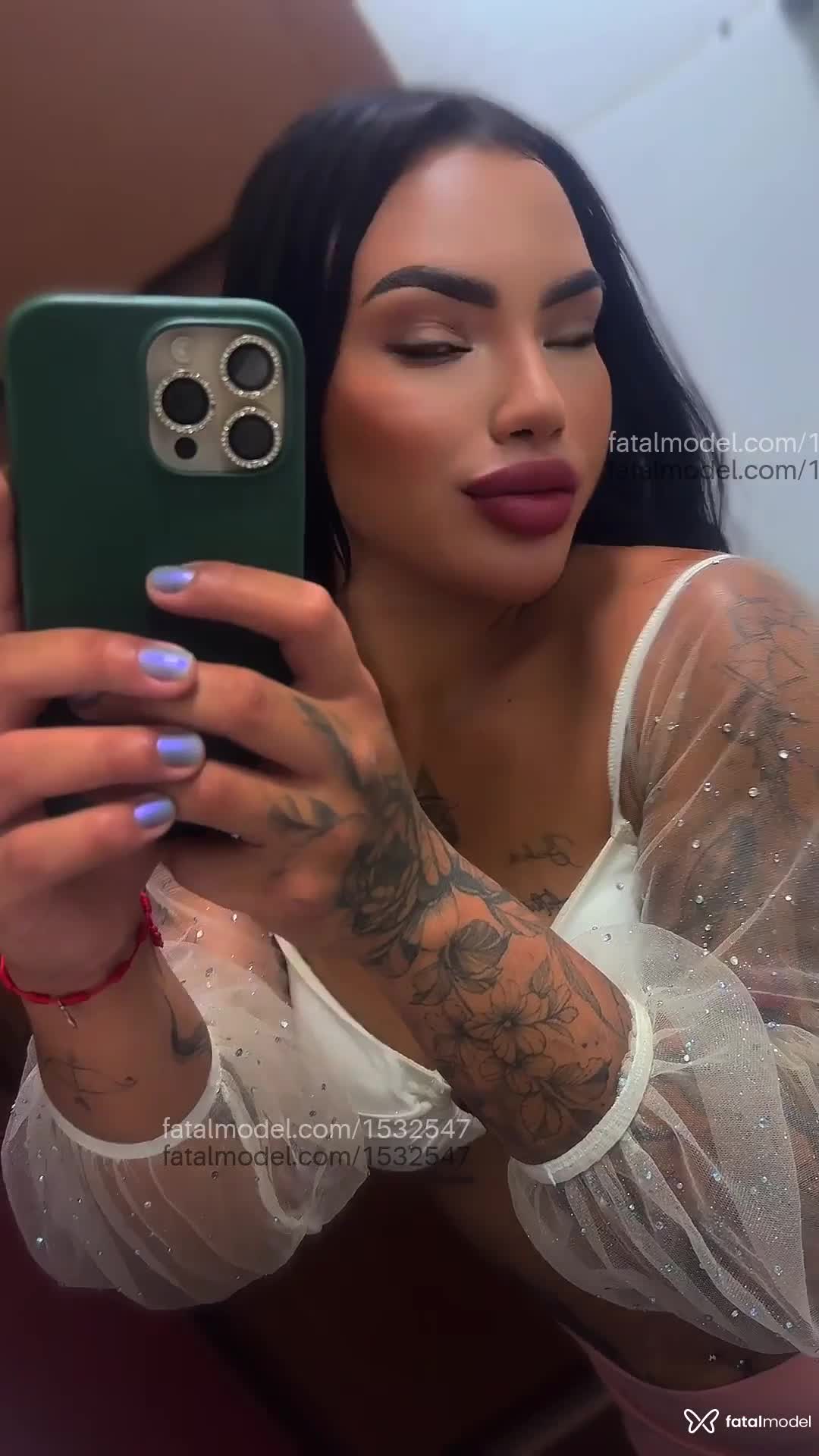 Acompanhante mulher morena (o) de olhos mel em Araxá Acompanhante mulher morena (o) de olhos mel em Araxá - Luana Malato