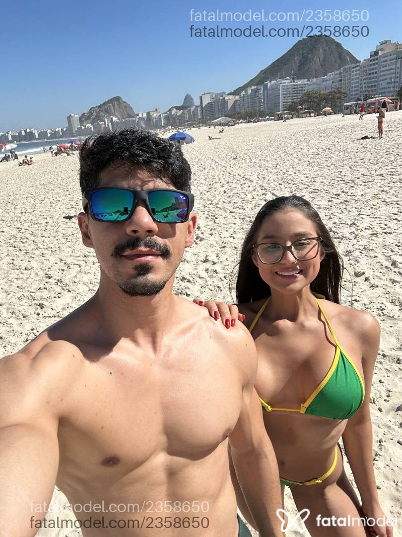 Acompanhante mulher com cabelo castanho de olhos castanhos - Mia