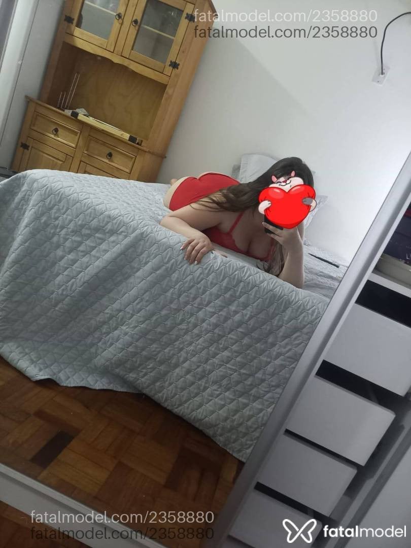 Acompanhante mulher loira (o) de olhos mel - Sol Mendes