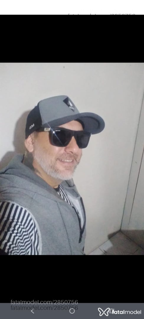 Acompanhante homem com cabelo castanho de olhos castanhos em Novo Hamburgo Acompanhante homem com cabelo castanho de olhos castanhos em Novo Hamburgo - Tigrão