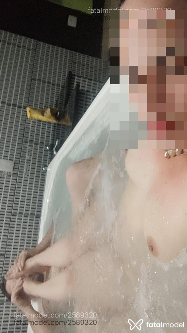 Acompanhante mulher loira (o) de olhos castanhos em Ponta Grossa - Juliana