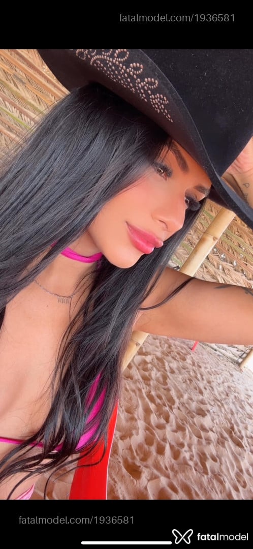 Acompanhante mulher morena (o) de olhos pretos - Haysla Acompanhante mulher morena (o) de olhos pretos - Haysla