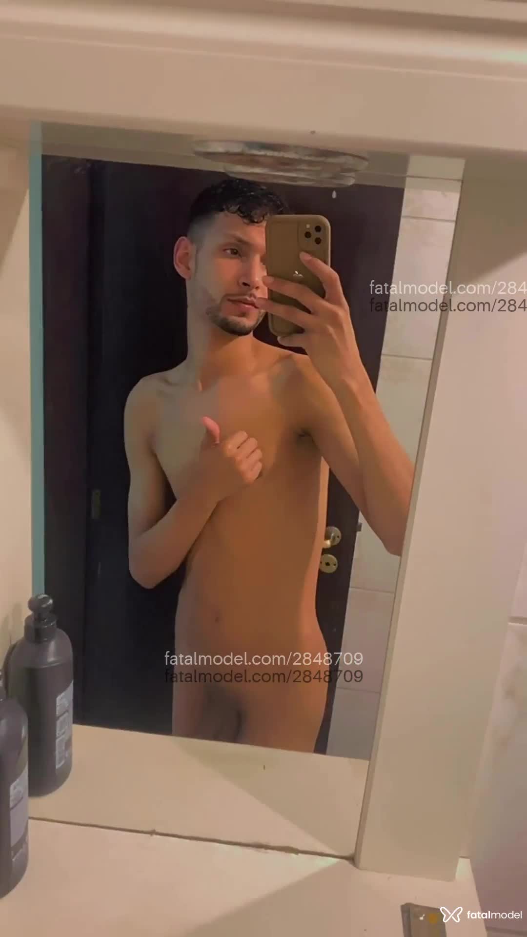 Acompanhante homem com cabelo castanho de olhos castanhos em Brusque - Herverson Cria